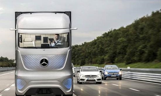 自动驾驶卡车也要来了，专家称2040年将会实现！