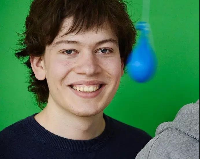 这位22岁的谷歌天才，发现了英特尔芯片的惊天漏洞！