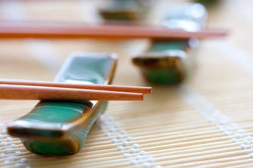 从“多加一双筷子”做起，养成健康生活习惯