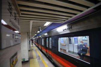 北京将逐步有序放开公交地铁满载率限制