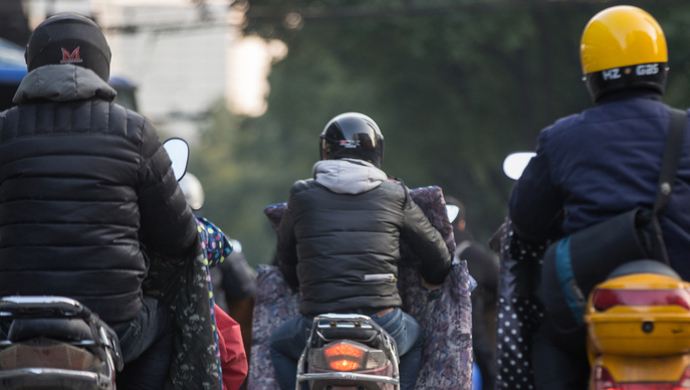公安部：6月1日起不戴头盔处罚仅限于摩托车，暂不罚电动车